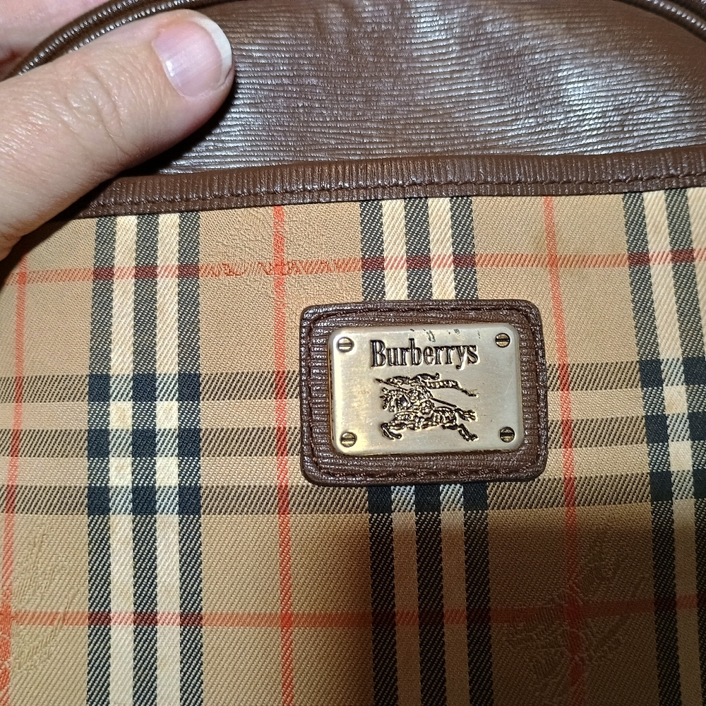Burberrys Nova Check Shoulder Bag - Picture 7 of 7